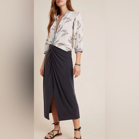 Anthropologie Dresses & Skirts - Anthropologie Junie Midi skirt
